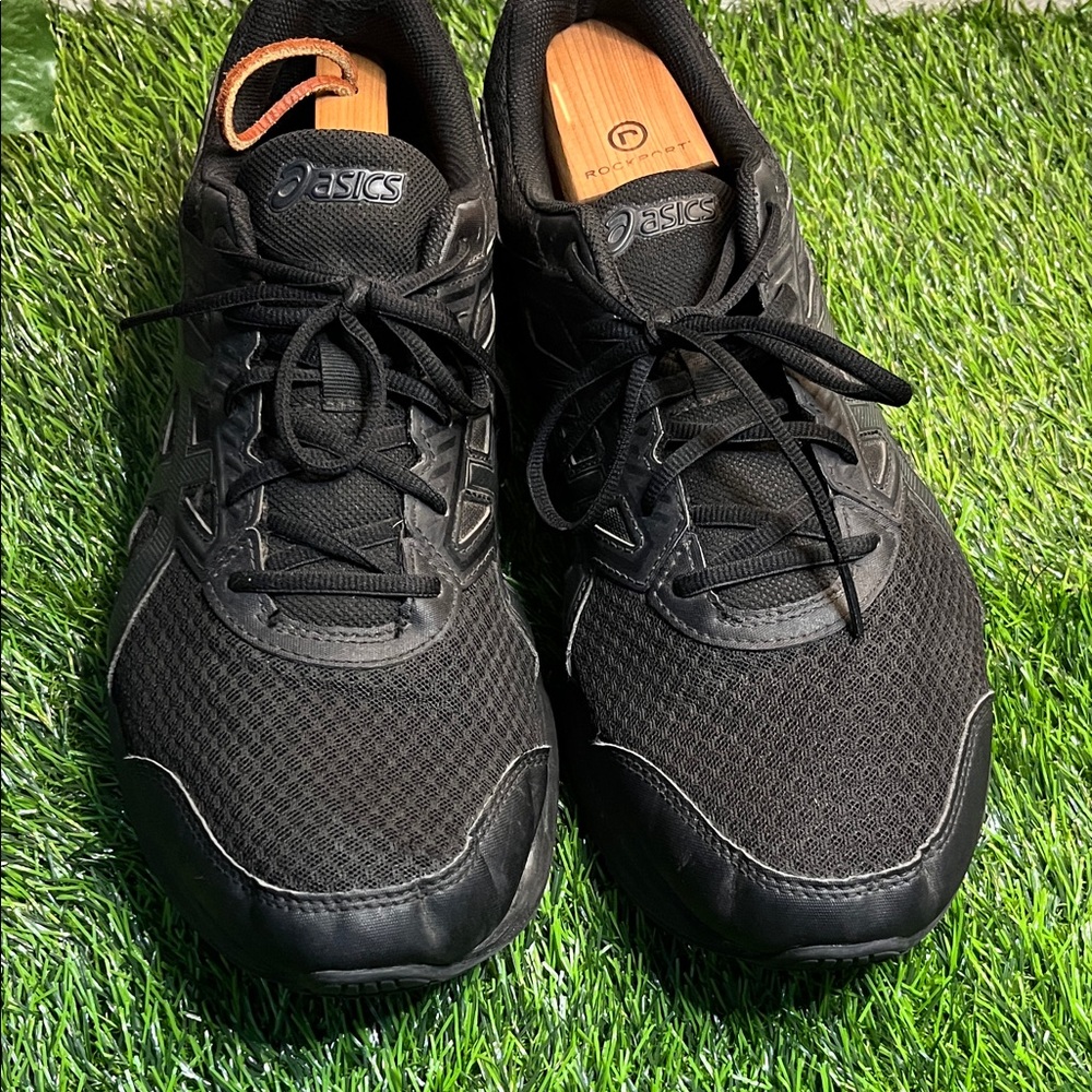 Asics Black Men's Breathable Mesh Running Shoes